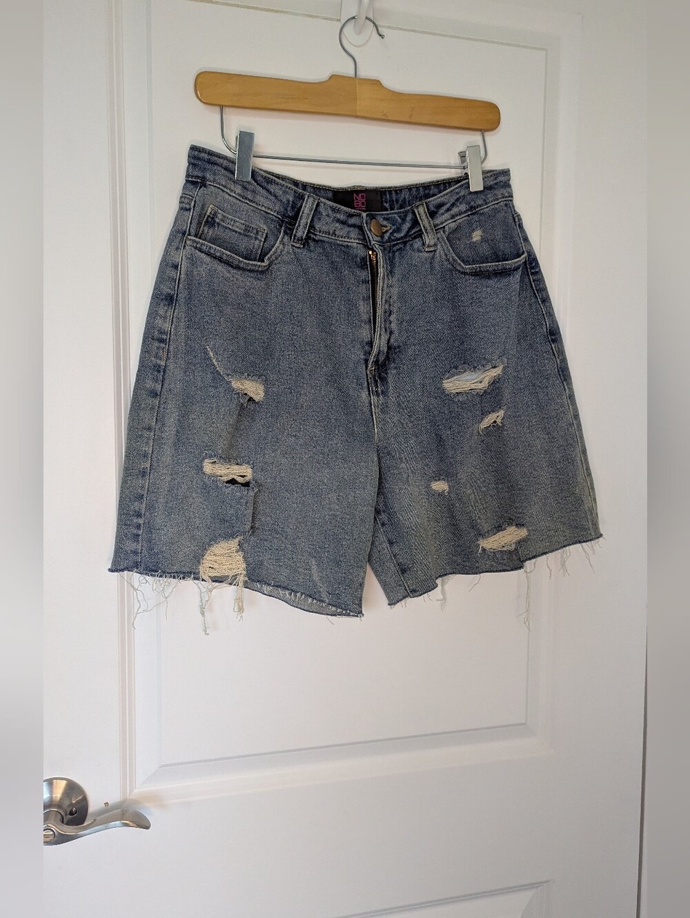 ​No Boundaries Distressed Cutoff Denim Bermuda Shorts Size 11 Medium Wash